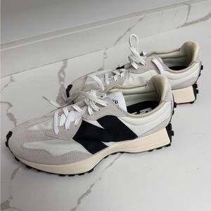 New Balance 327 Black and White Sneakers
